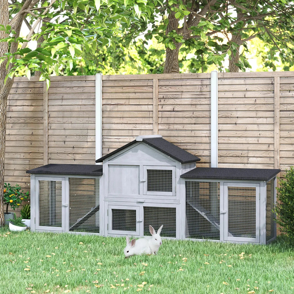 Cage extérieur à lapin grise